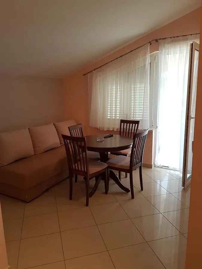 Apartments Nika Seline